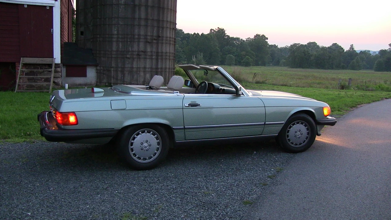 1987 Mercedes-Benz R107 SL-Class - Image 4 of 31