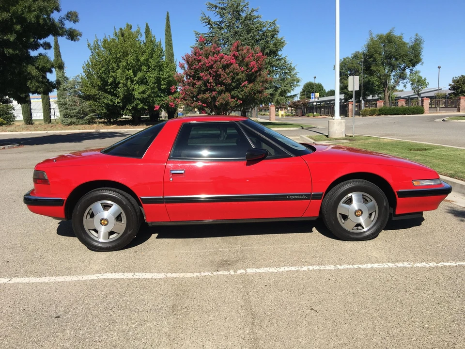 1989 Buick Reatta - Image 14 of 31
