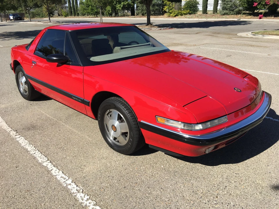 1989 Buick Reatta - Image 12 of 31