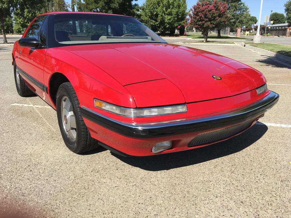 1989 Buick Reatta - Image 11 of 31