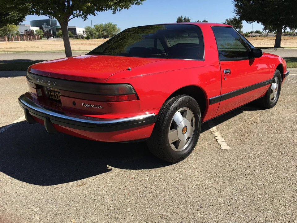 1989 Buick Reatta - Image 17 of 31
