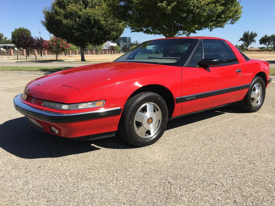 1989 Buick Reatta - Image 2 of 31