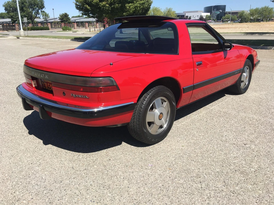 1989 Buick Reatta - Image 16 of 31