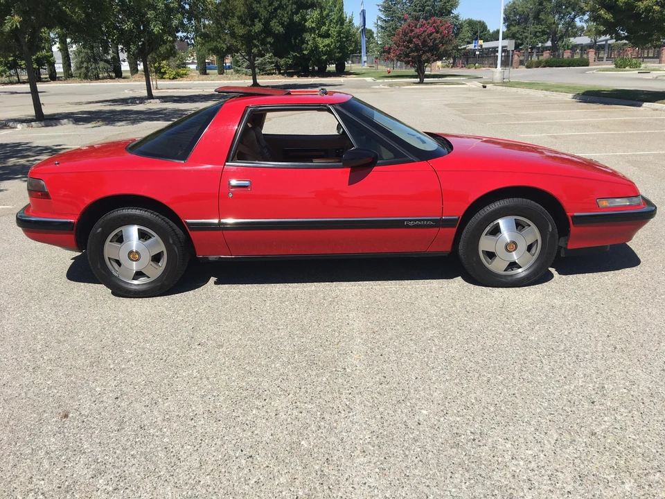 1989 Buick Reatta - Image 15 of 31