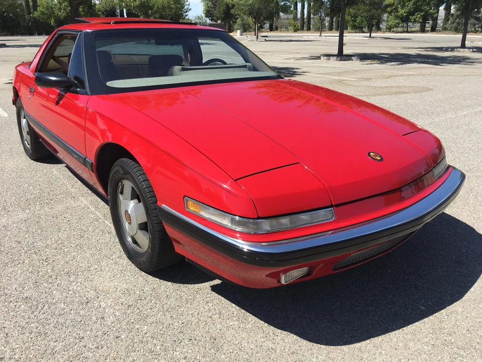 1989 Buick Reatta - Image 10 of 31
