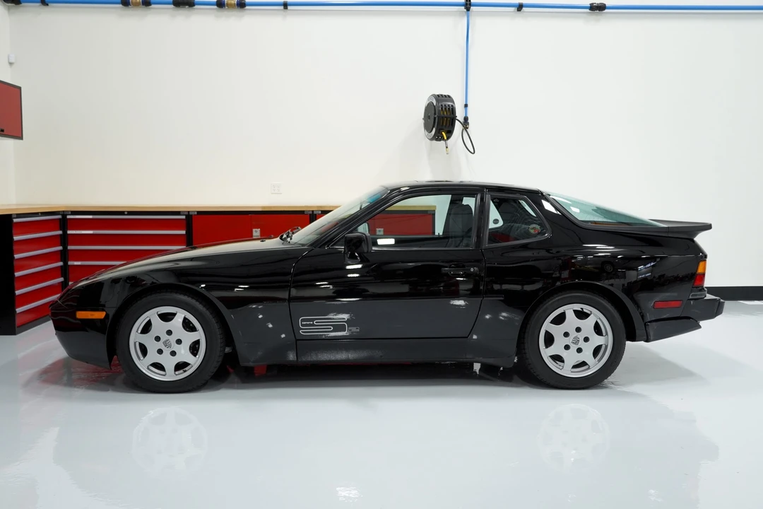 1989 Porsche 944 S2 - Image 12 of 31