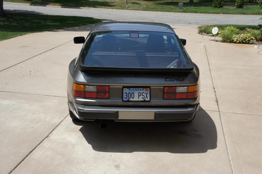 1989 Porsche 944 Turbo - Image 8 of 31