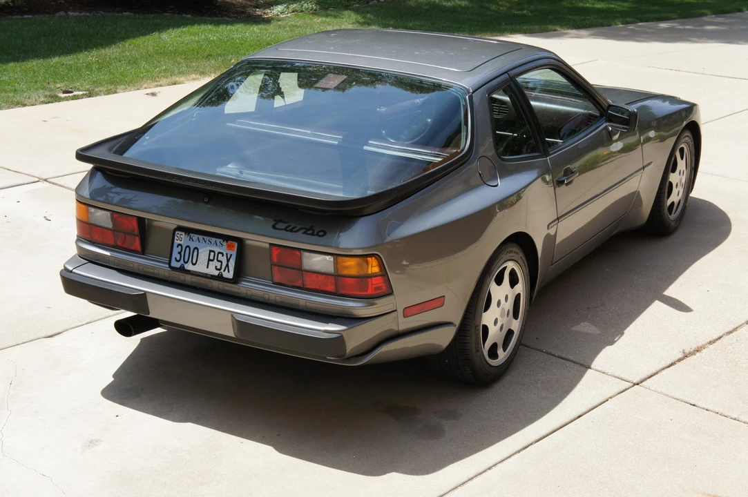 1989 Porsche 944 Turbo - Image 9 of 31