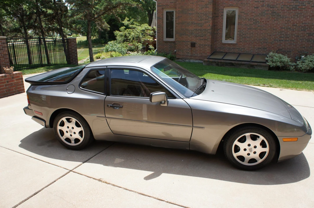 1989 Porsche 944 Turbo - Image 12 of 31