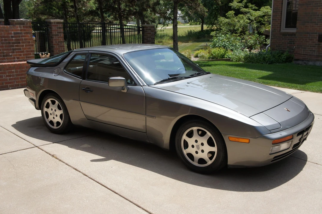 1989 Porsche 944 Turbo - Image 13 of 31