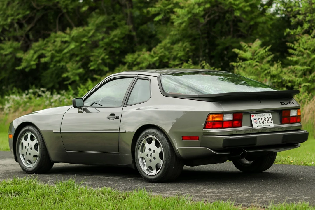 1989 Porsche 944 Turbo - Image 12 of 31