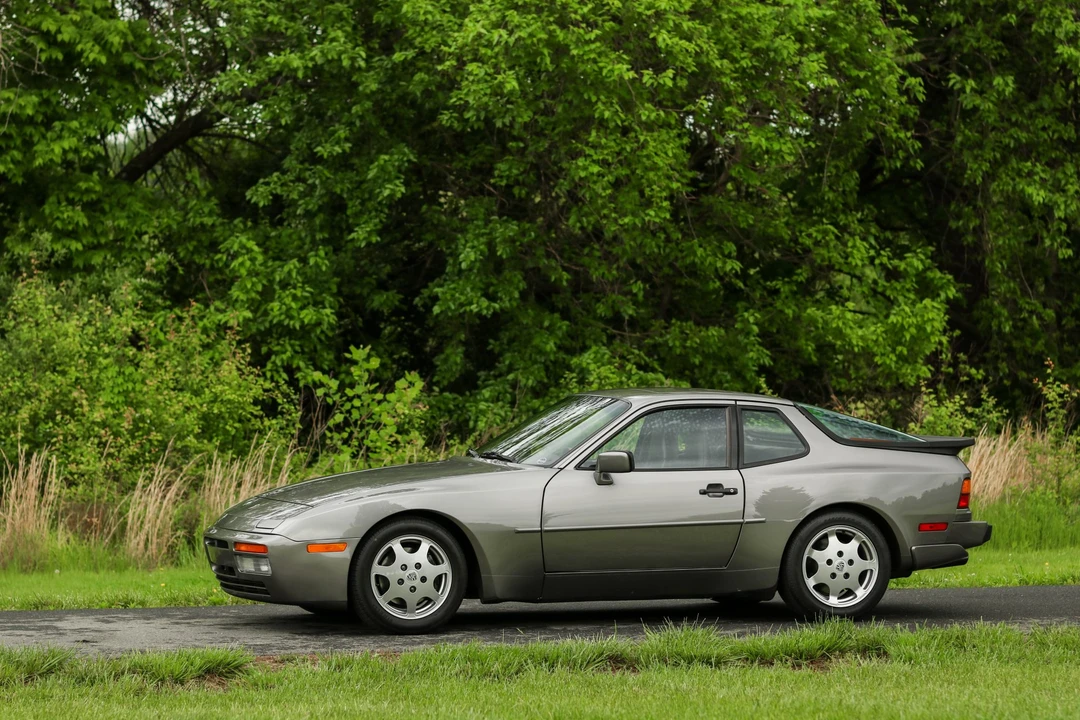 1989 Porsche 944 Turbo - Image 9 of 31
