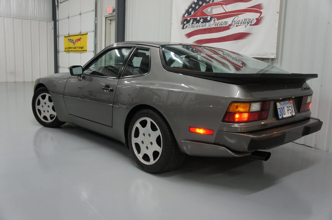1989 Porsche 944 Turbo - Image 21 of 31
