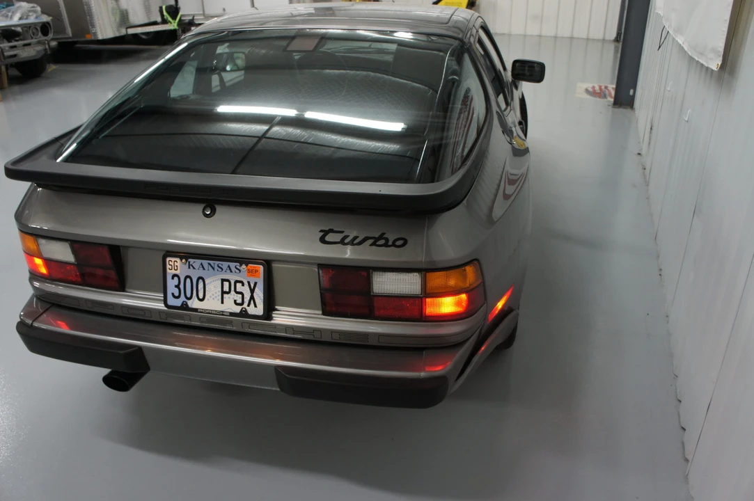 1989 Porsche 944 Turbo - Image 26 of 31