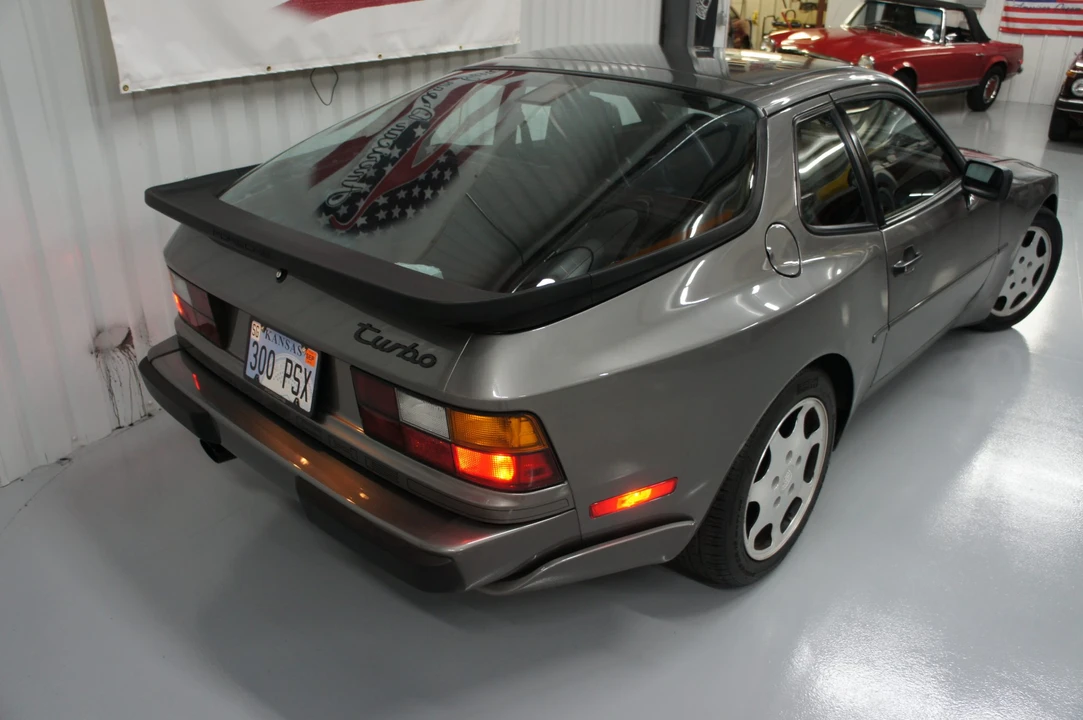 1989 Porsche 944 Turbo - Image 27 of 31