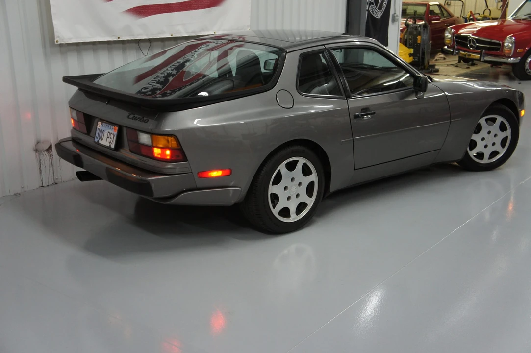 1989 Porsche 944 Turbo - Image 28 of 31