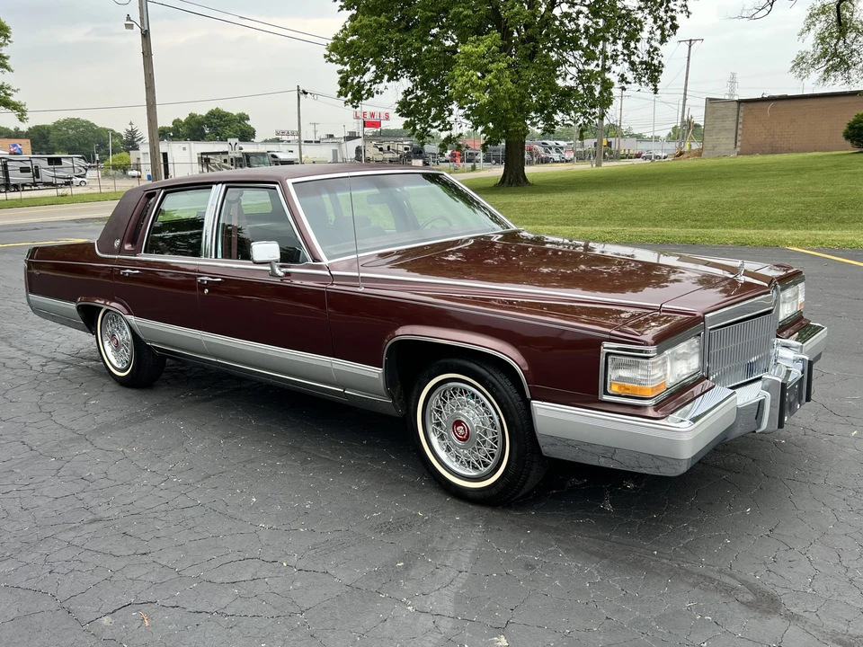 1990 Cadillac Brougham - Image 7 of 31
