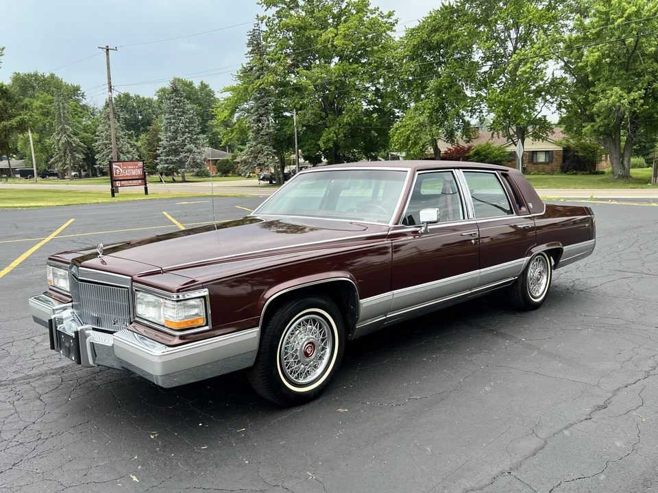 1990 Cadillac Brougham - Image 2 of 31