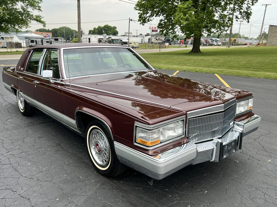 1990 Cadillac Brougham - Image 6 of 31