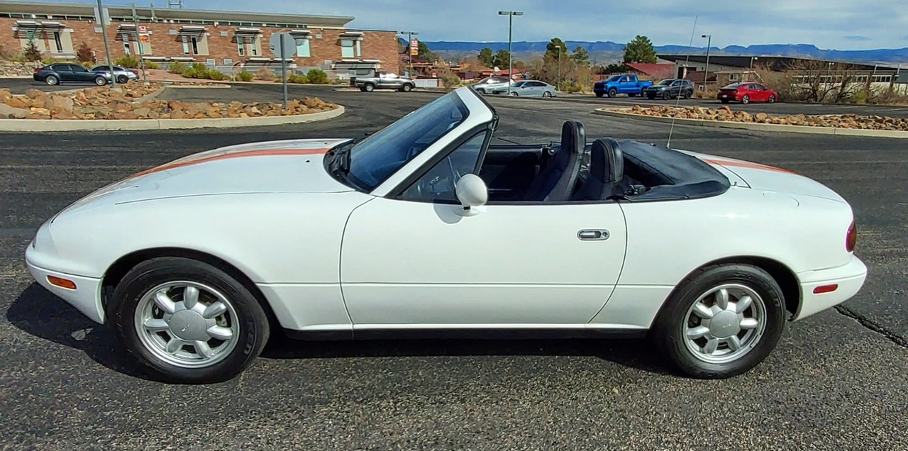 1990 Mazda NA MX-5 Miata - Image 12 of 31