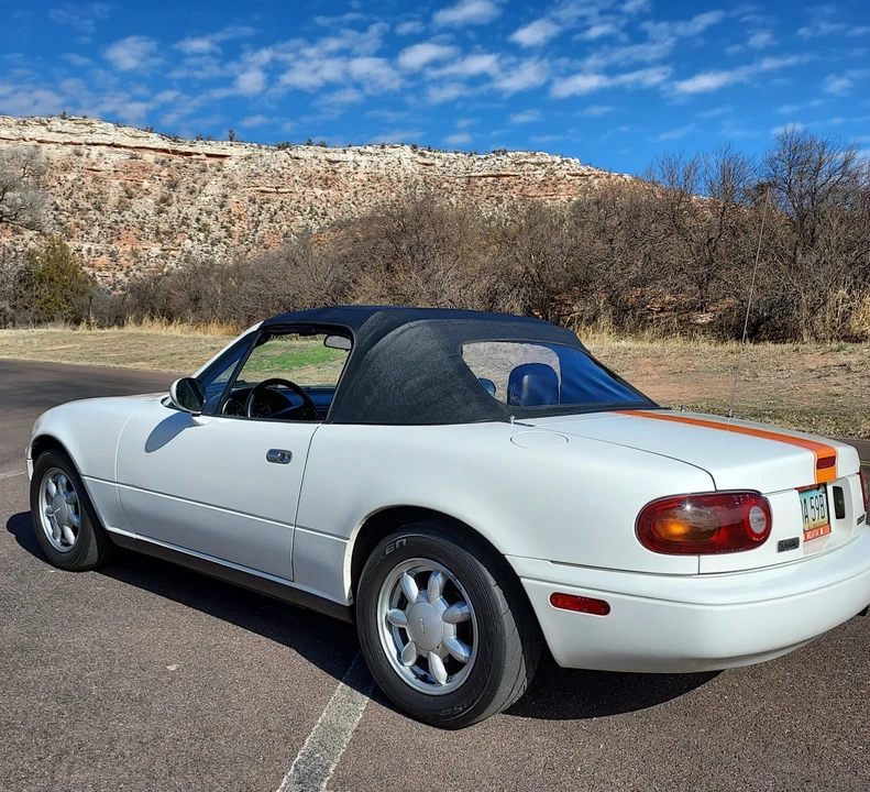 1990 Mazda NA MX-5 Miata - Image 26 of 31