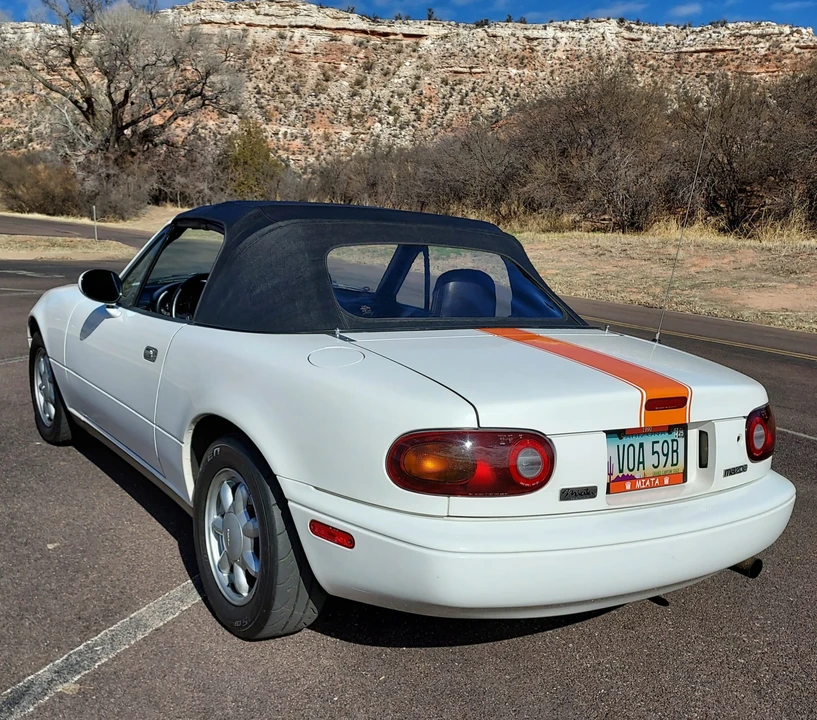 1990 Mazda NA MX-5 Miata - Image 25 of 31