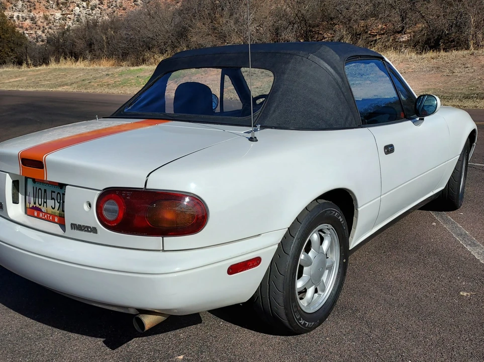 1990 Mazda NA MX-5 Miata - Image 23 of 31
