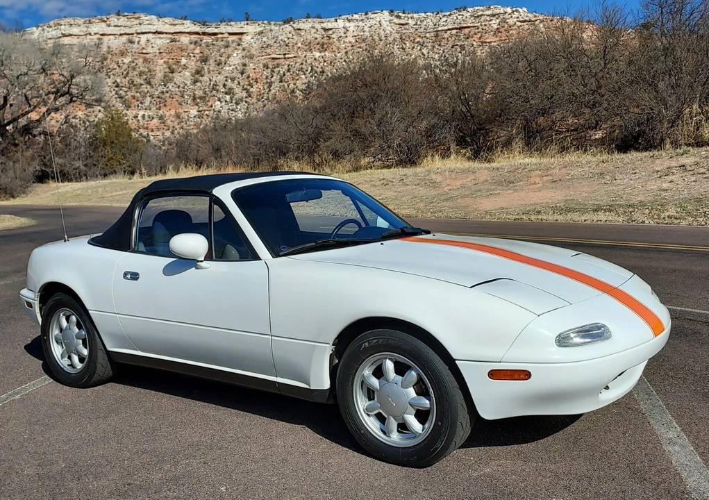 1990 Mazda NA MX-5 Miata - Image 18 of 31