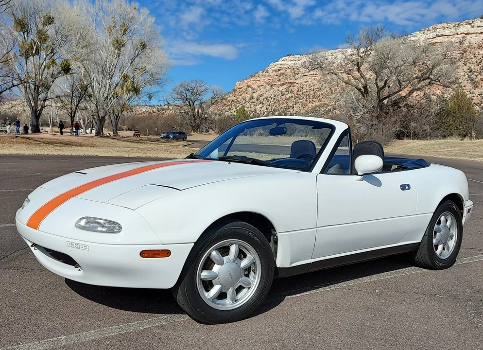 1990 Mazda NA MX-5 Miata - Image 2 of 31