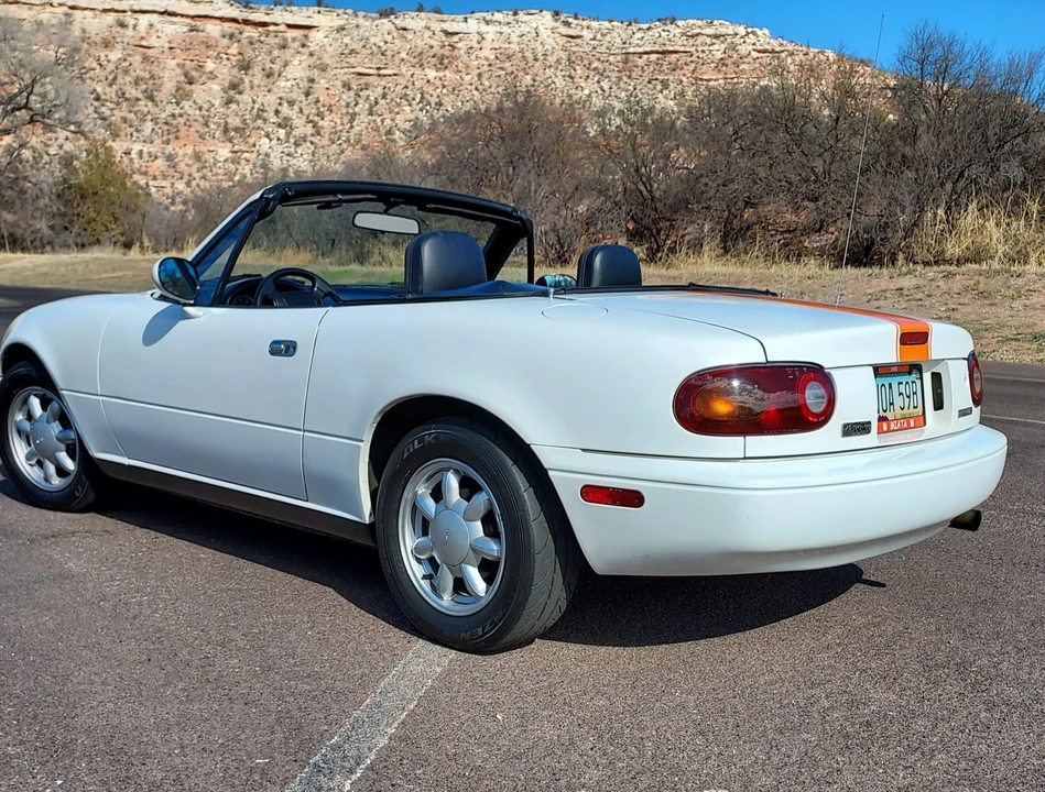 1990 Mazda NA MX-5 Miata - Image 11 of 31