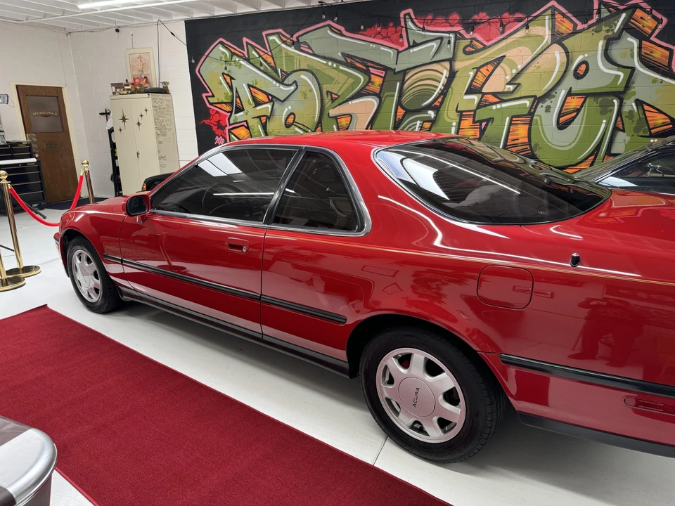 1991 Acura Legend 2nd Gen - Image 21 of 31