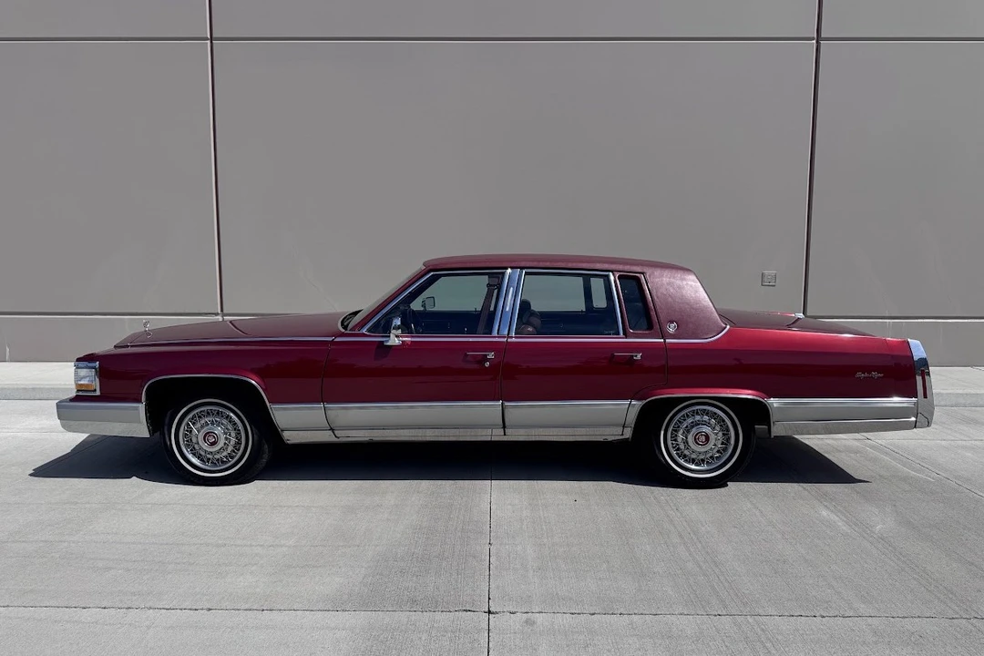 1991 Cadillac Brougham - Image 3 of 31