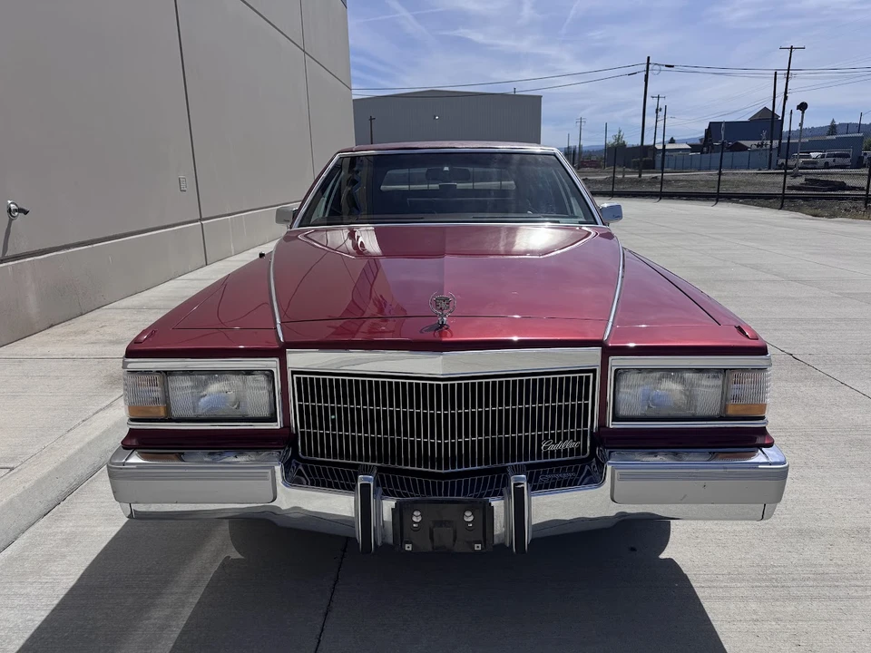 1991 Cadillac Brougham - Image 11 of 31