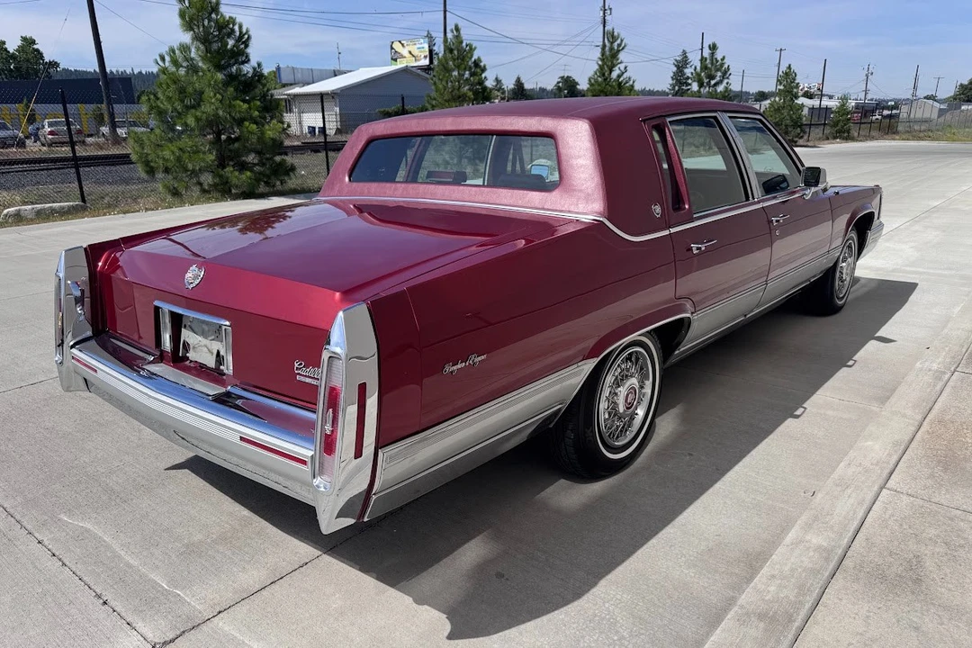 1991 Cadillac Brougham - Image 6 of 31