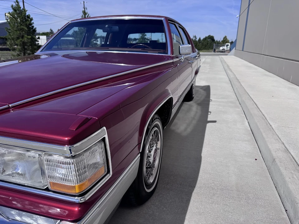 1991 Cadillac Brougham - Image 21 of 31
