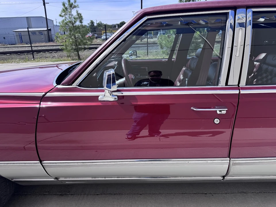 1991 Cadillac Brougham - Image 13 of 31