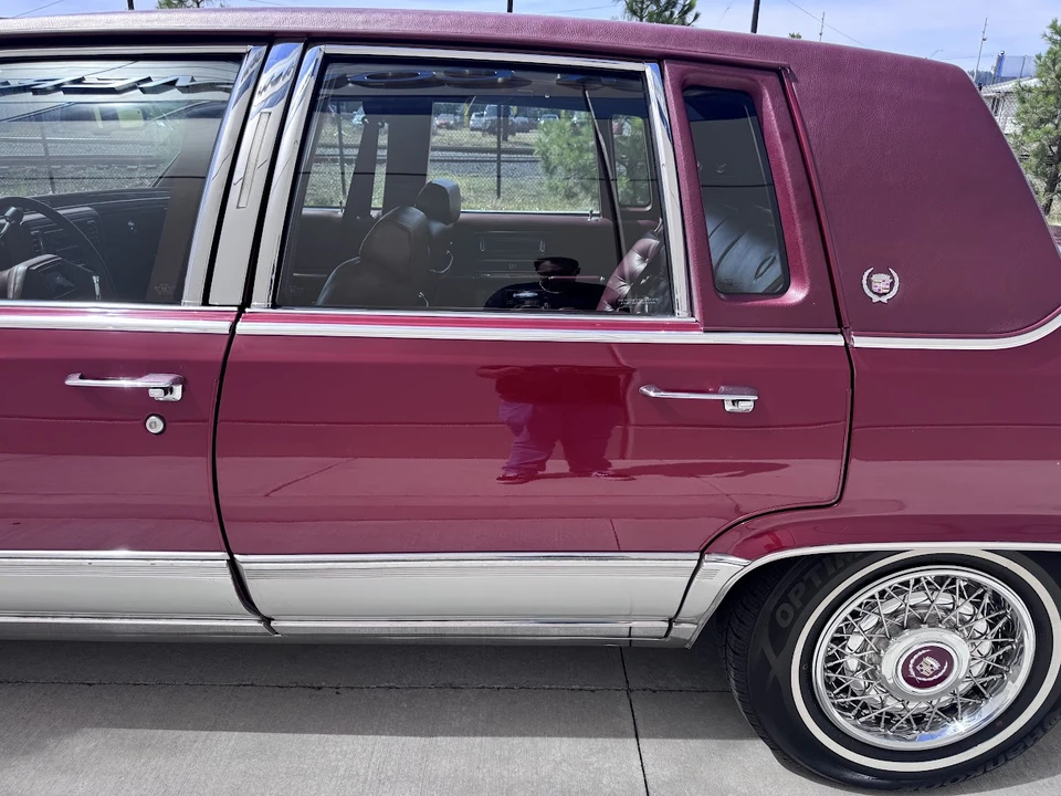 1991 Cadillac Brougham - Image 14 of 31