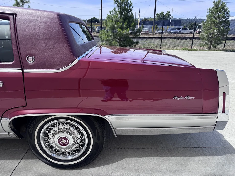 1991 Cadillac Brougham - Image 15 of 31