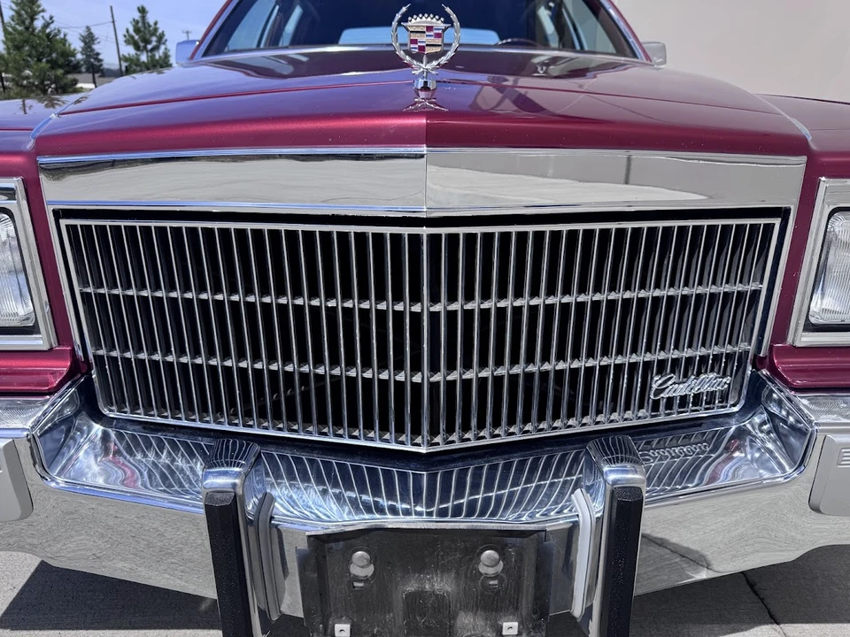1991 Cadillac Brougham - Image 28 of 31