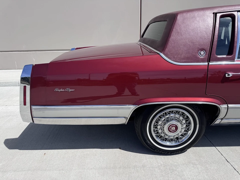 1991 Cadillac Brougham - Image 16 of 31