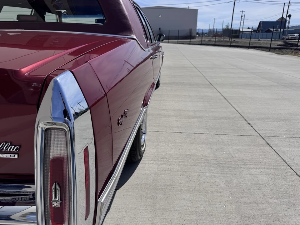 1991 Cadillac Brougham - Image 27 of 31