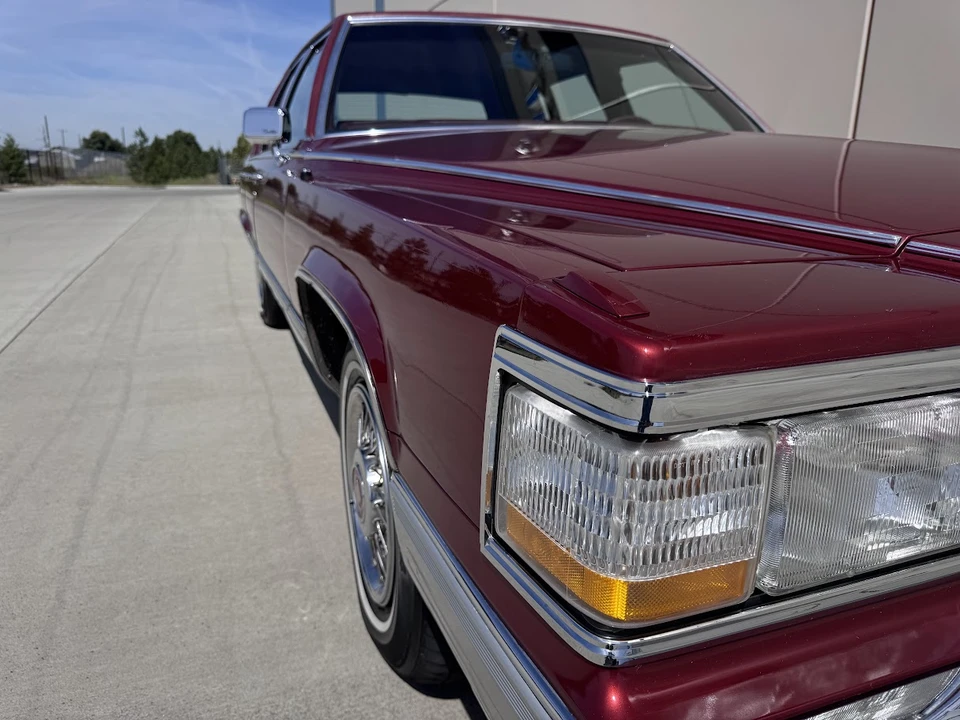 1991 Cadillac Brougham - Image 20 of 31
