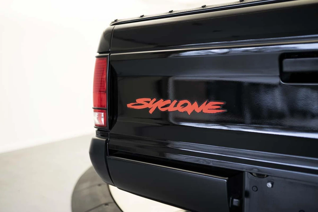 1991 GMC Syclone - Image 30 of 31