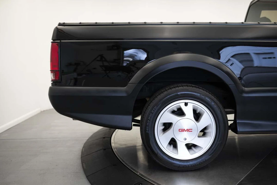 1991 GMC Syclone - Image 25 of 31