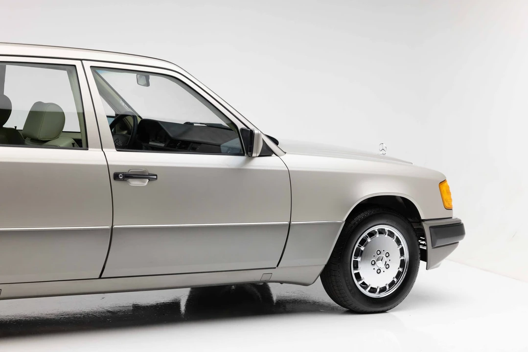 1991 Mercedes-Benz W124 E-Class - Image 23 of 31