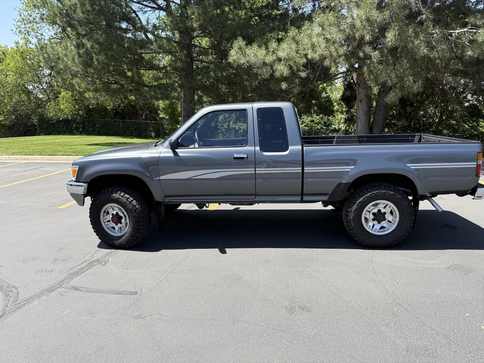 1991 Toyota Hilux 5th Gen - Image 17 of 31