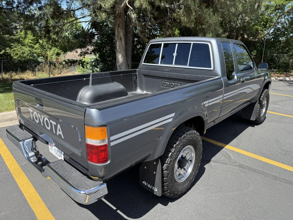 1991 Toyota Hilux 5th Gen - Image 19 of 31
