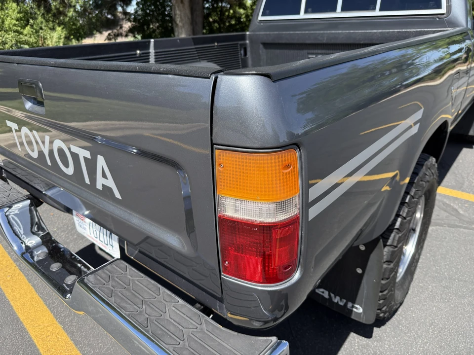 1991 Toyota Hilux 5th Gen - Image 26 of 31