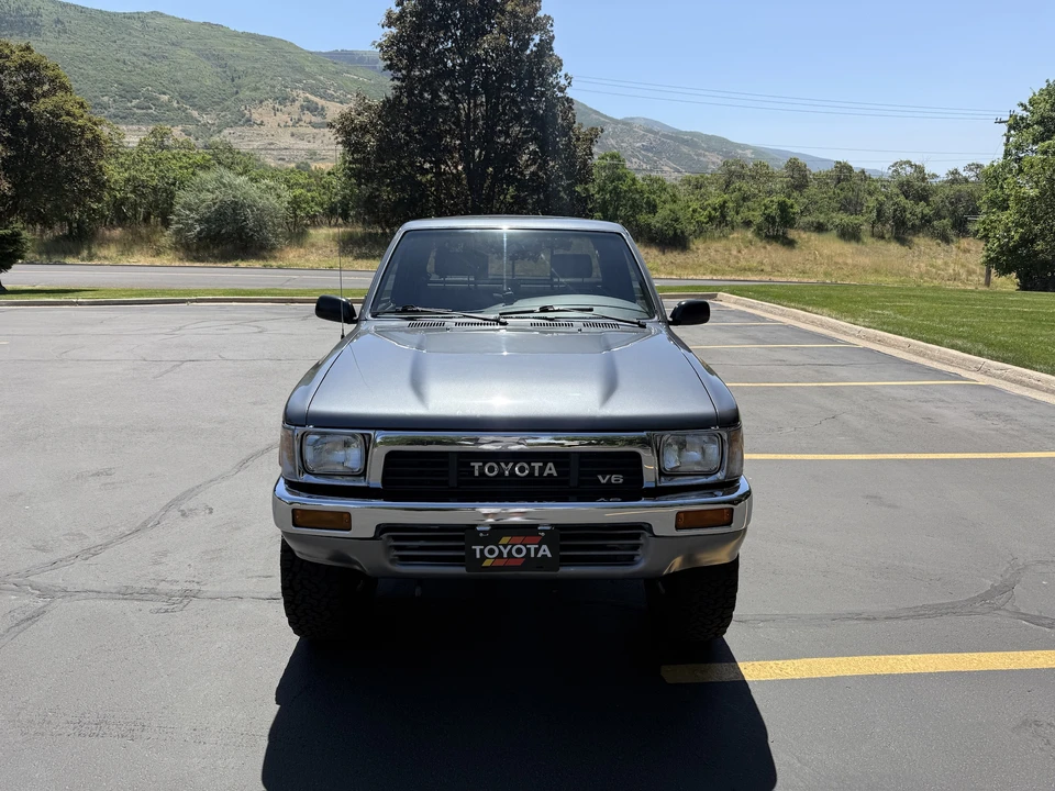 1991 Toyota Hilux 5th Gen - Image 7 of 31