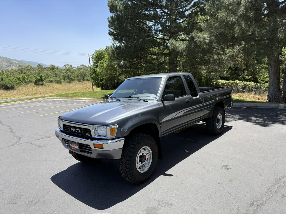 1991 Toyota Hilux 5th Gen - Image 3 of 31